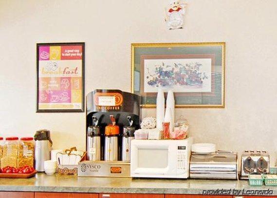 Oyo Hotel Centralia Restoran fotoğraf