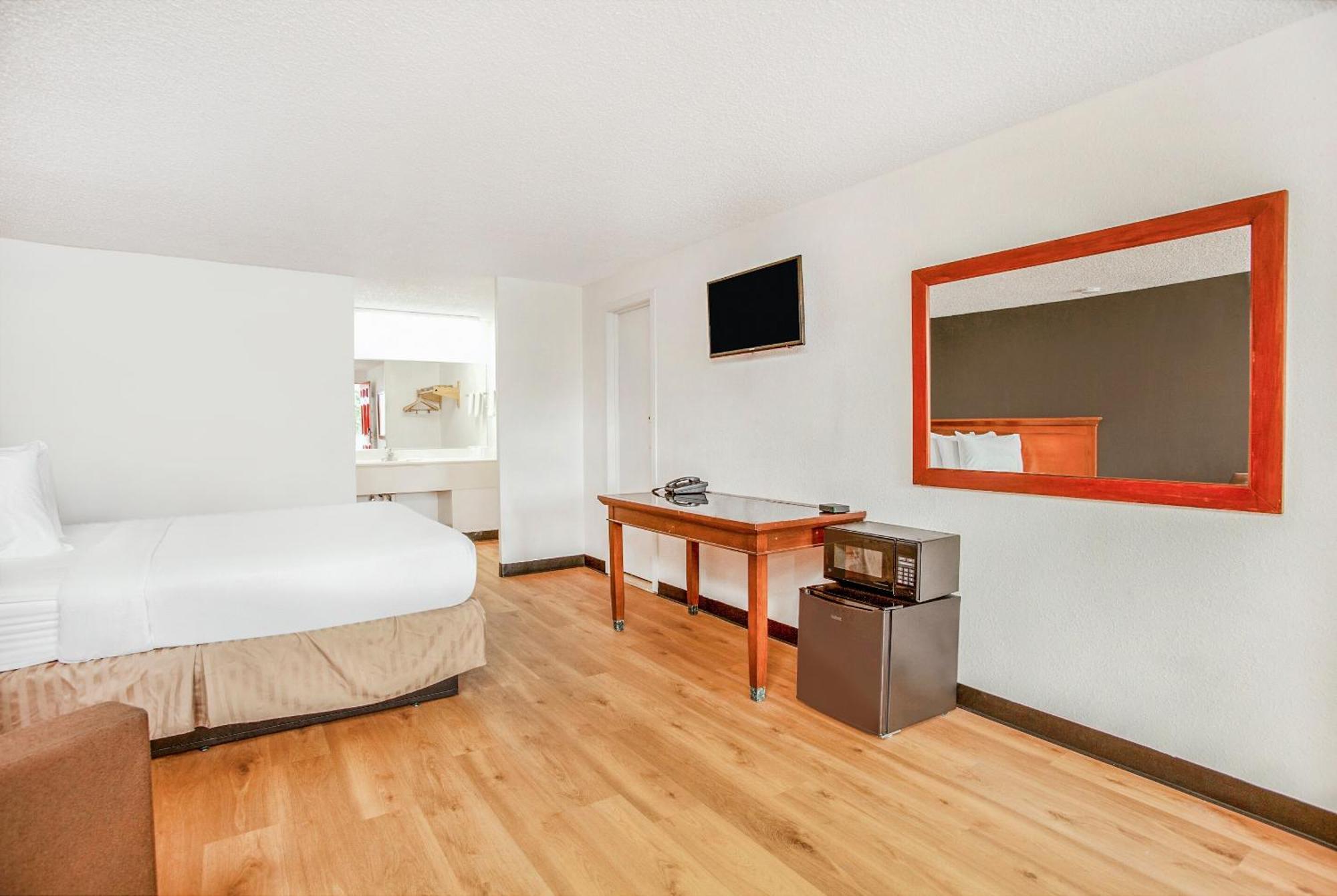 Oyo Hotel Centralia Dış mekan fotoğraf