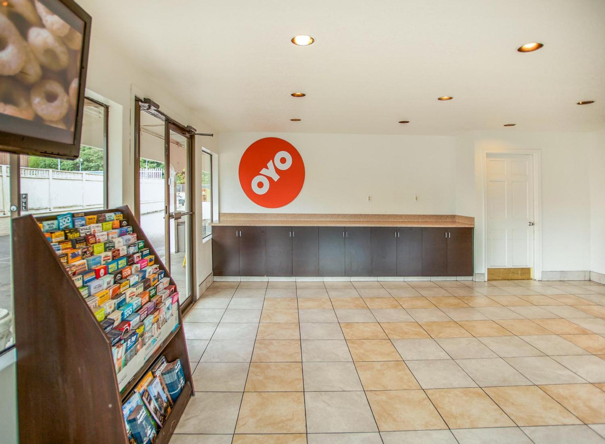 Oyo Hotel Centralia Dış mekan fotoğraf