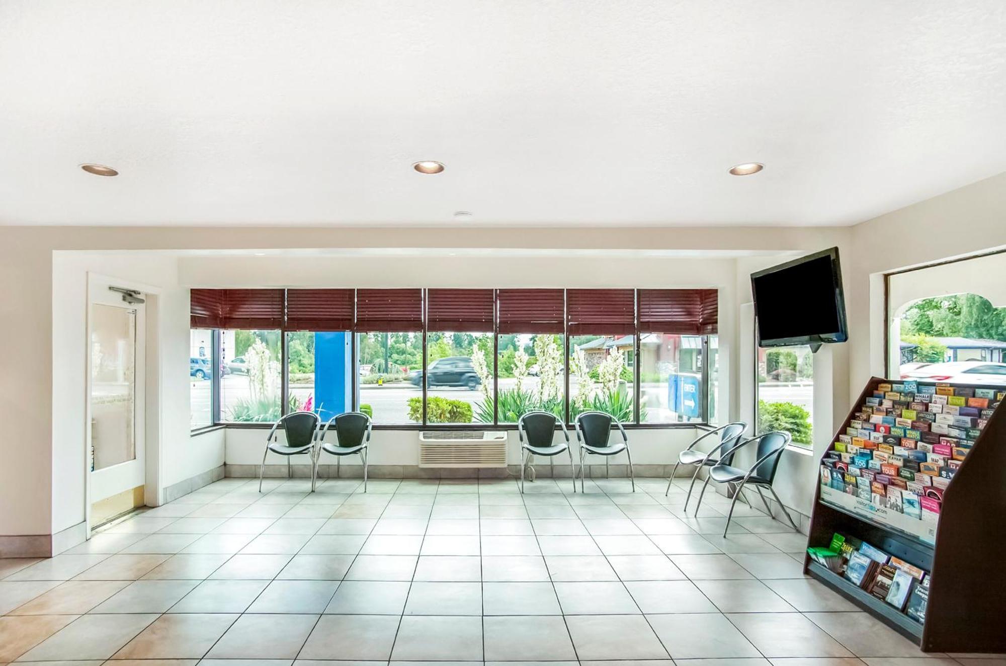 Oyo Hotel Centralia Dış mekan fotoğraf
