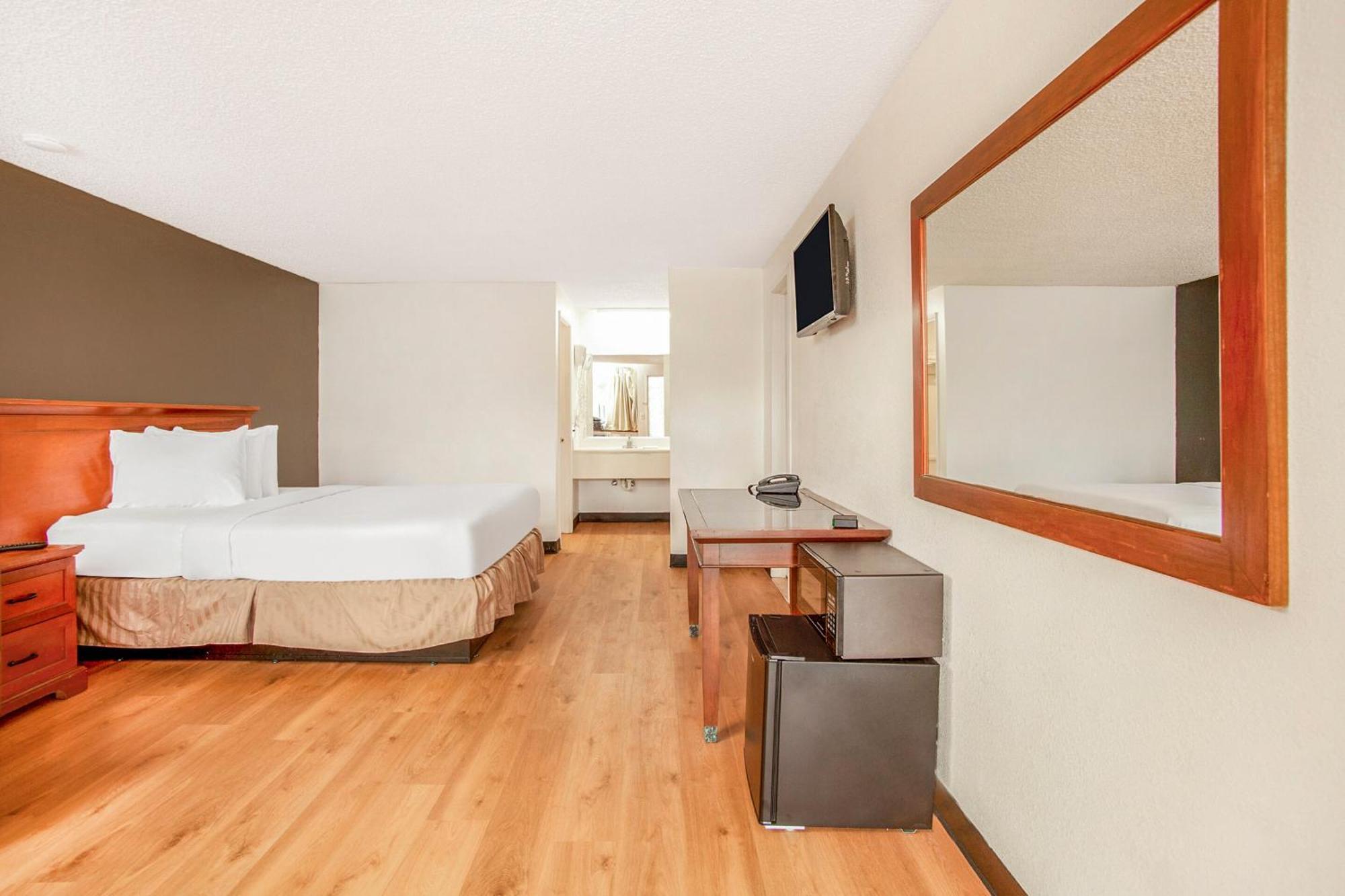 Oyo Hotel Centralia Dış mekan fotoğraf