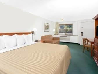 Oyo Hotel Centralia Dış mekan fotoğraf